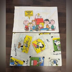 2 vintage snoopy / peanuts pillows cases